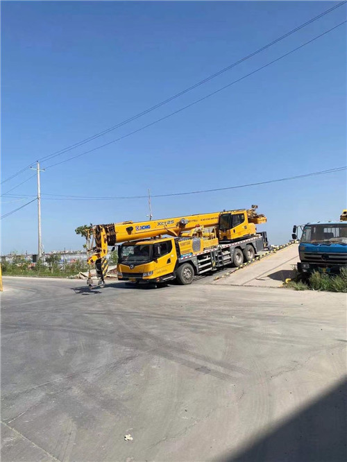 友谊县吊车作业时，可能会产生哪些额外收费项目？