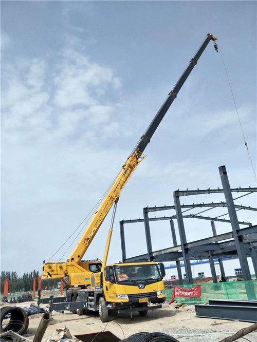 友谊县超高层建筑钢结构吊装案例